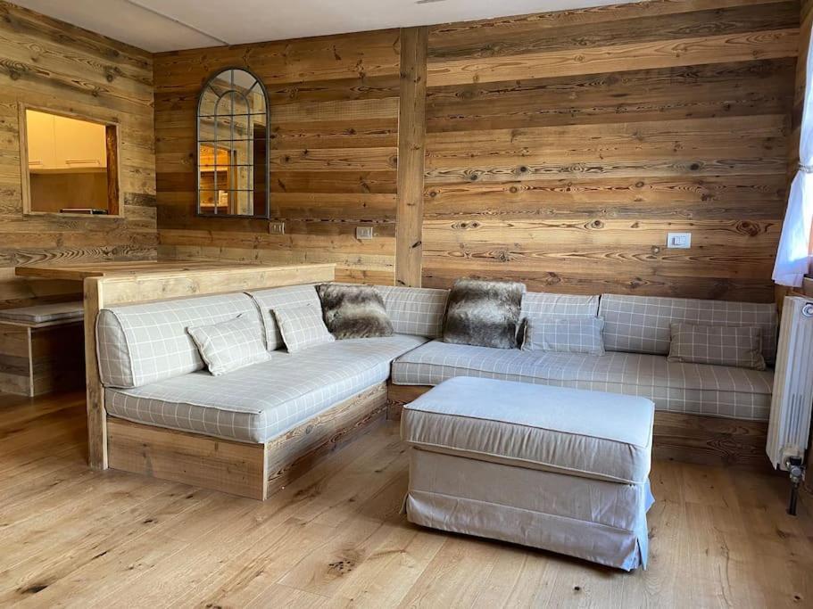 Incantevole Appartamento Stile Chalet Breuil Cervinia Extérieur photo