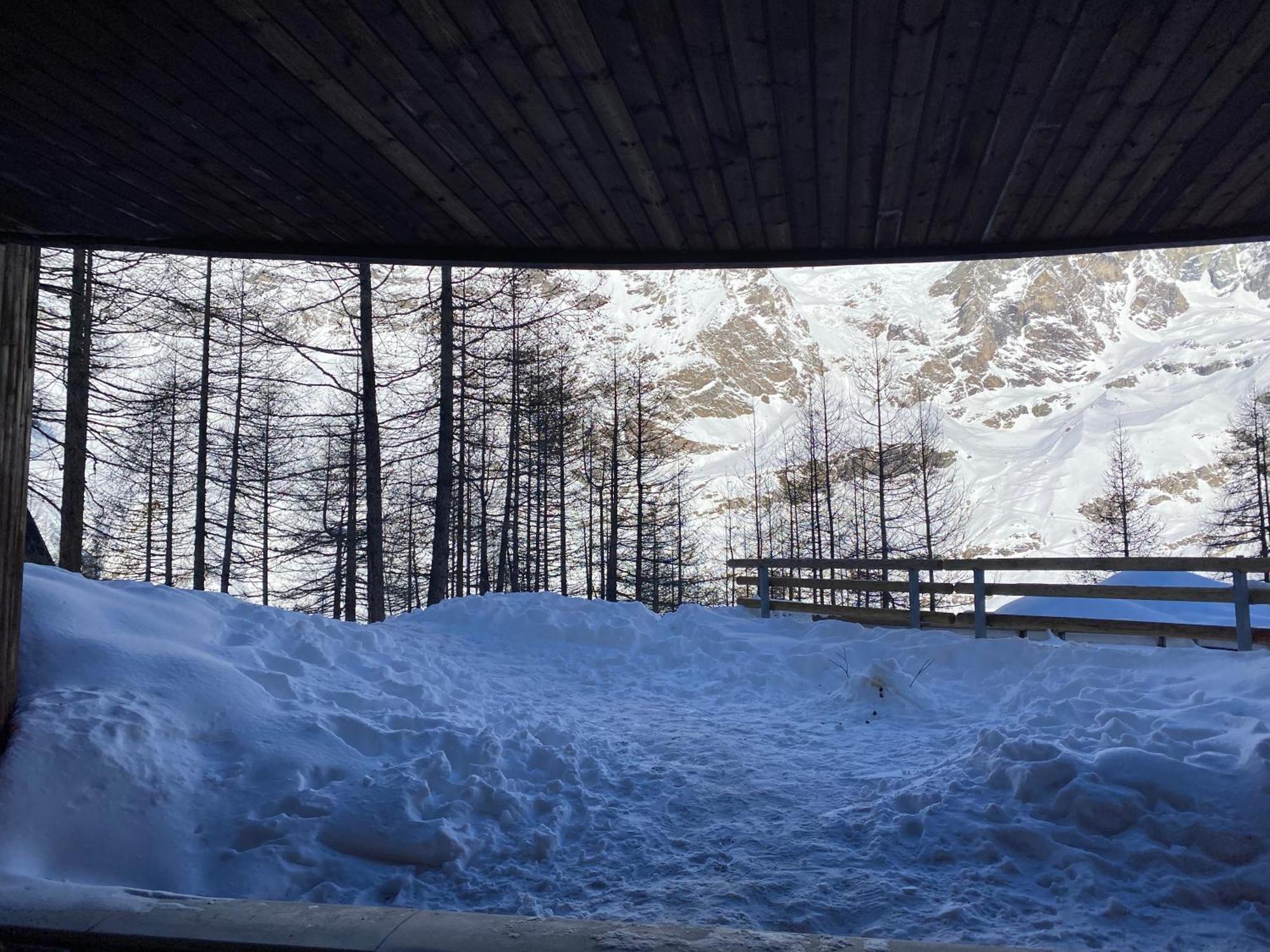 Incantevole Appartamento Stile Chalet Breuil Cervinia Extérieur photo